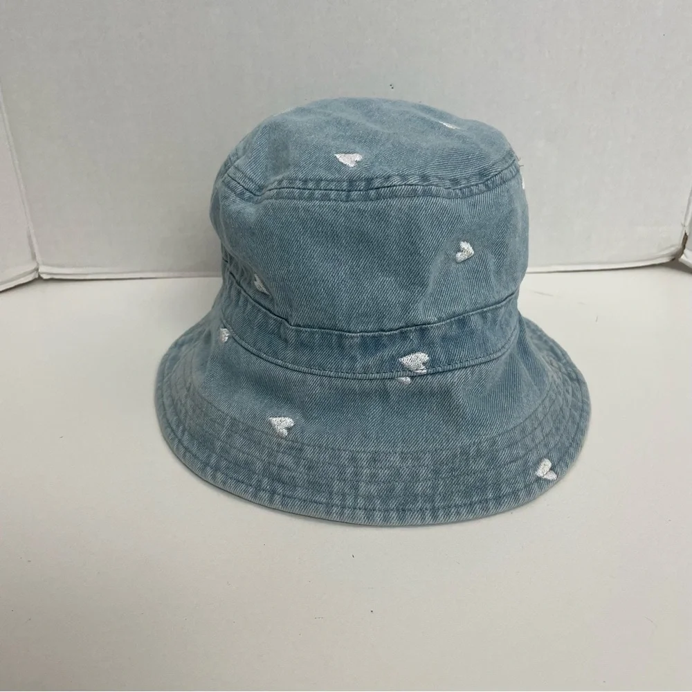 American Eagle Bucket Hat Denim Embroidered Hearts Light Wash Blue White